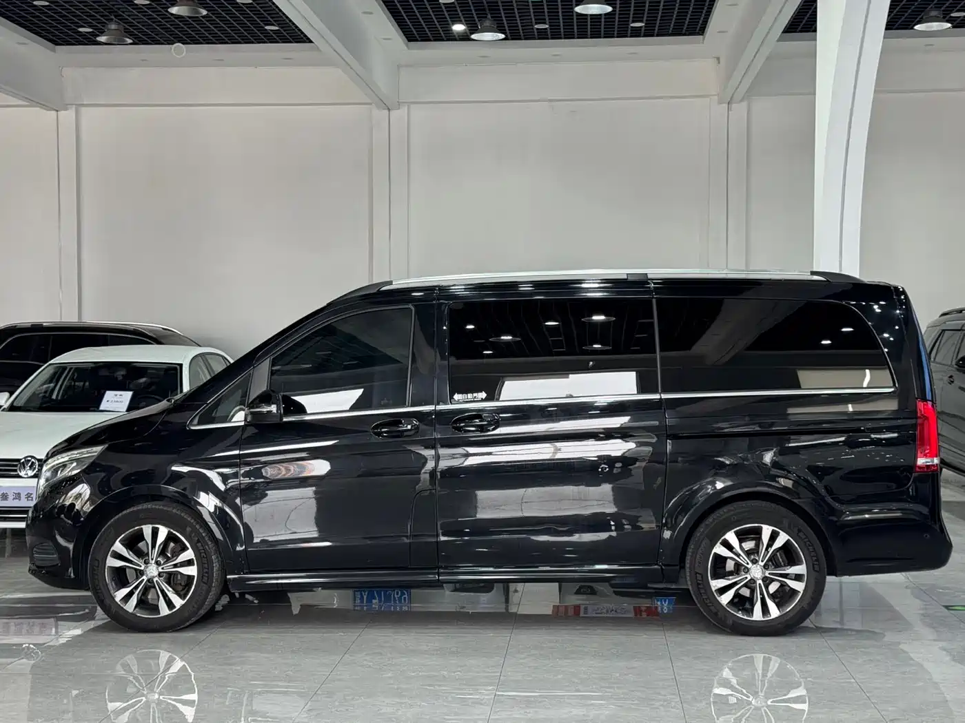 Mercedes-Benz V-Class 2016 V 260 Premium Edition фото 3