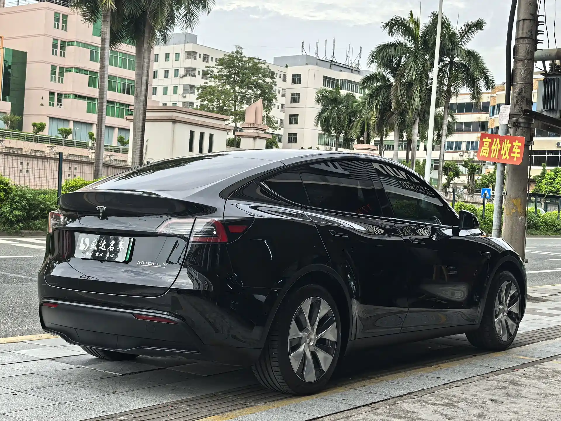 Фото 4 - Tesla Model Y