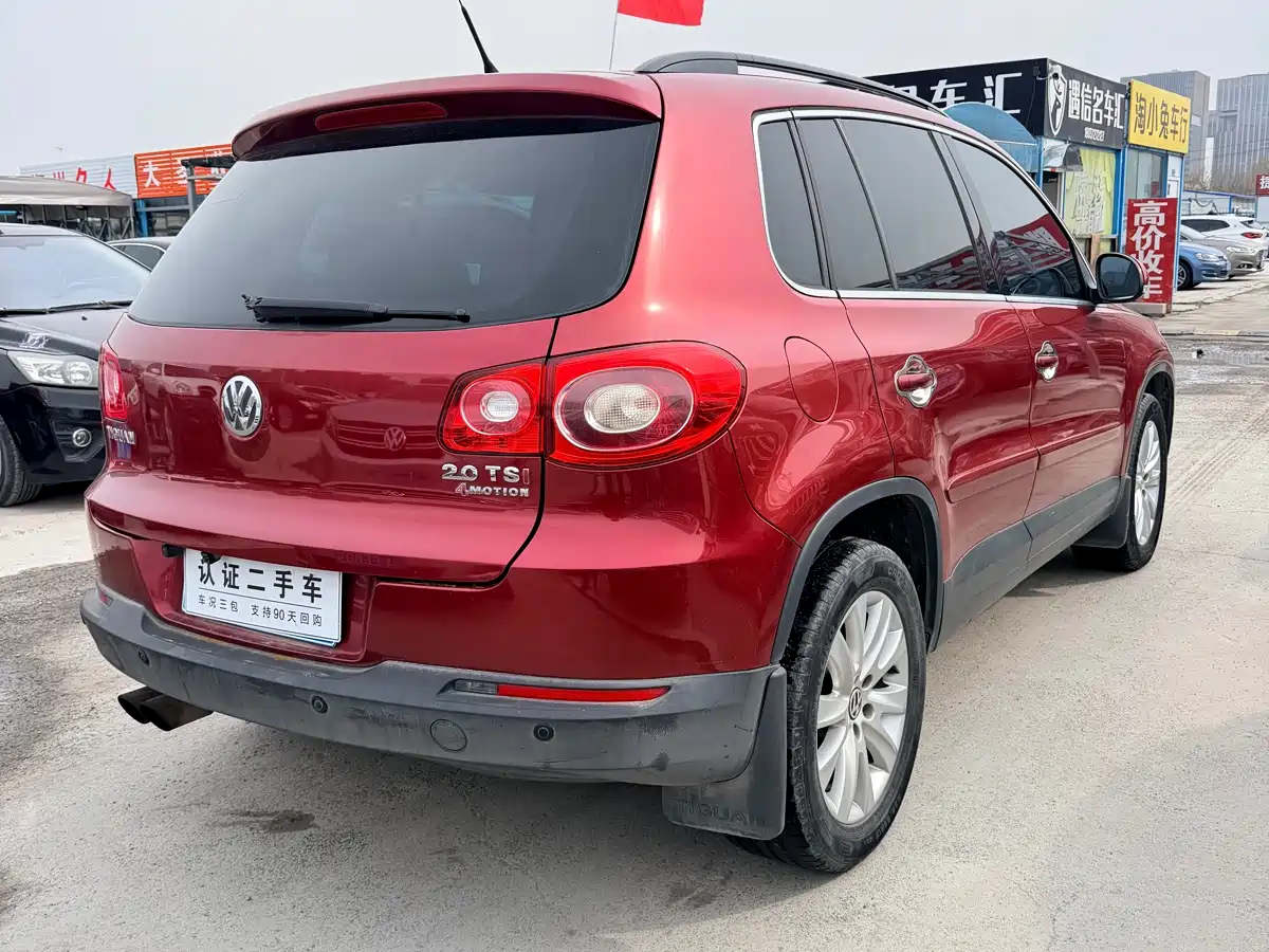 Volkswagen Tiguan 2011 Model 2.0TSI R-Line фото 4