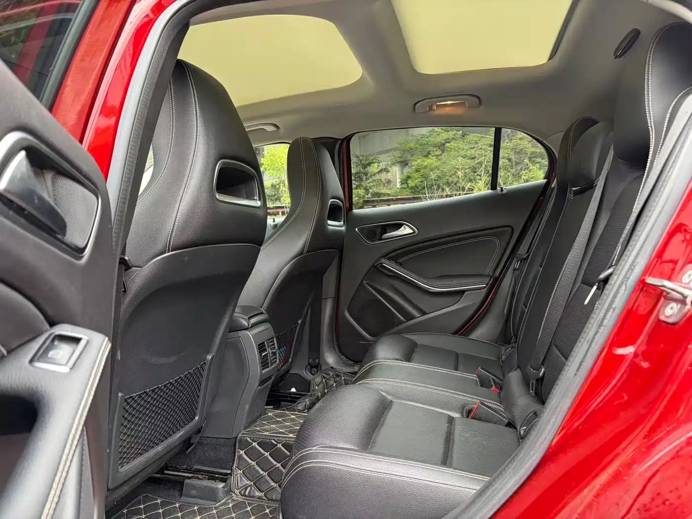 Mercedes-Benz GLA 2017 GLA 200 Dynamic фото 9