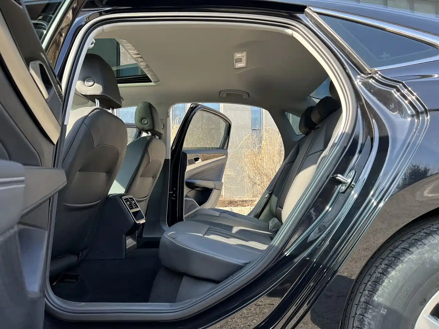 Volkswagen Passat 2023 280TSI Business Edition фото 9