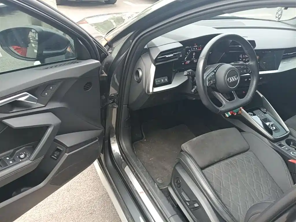 Audi A3 2024 Model Sportback 35 TFSI Luxury Sport фото 16
