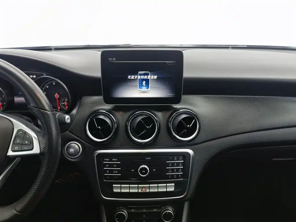 Mercedes-Benz GLA 2019 GLA 200 Dynamic фото 12