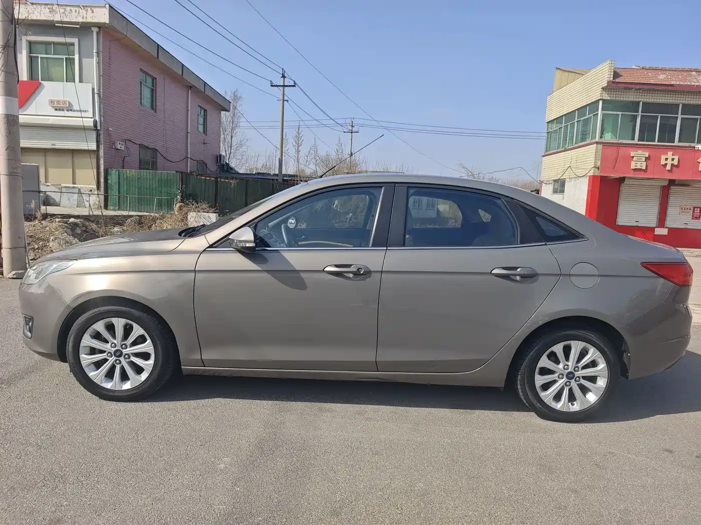 Ford Escort 2015 2015 1.5L Manual Fashion
