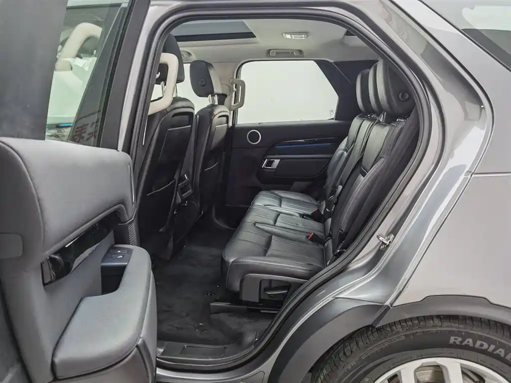 Land Rover Discovery 2019 3.0 SC V6 SE фото 15