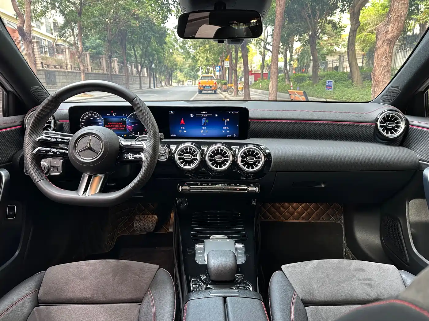 Mercedes-Benz A-Class 2023 A 200 L Fashion фото 13