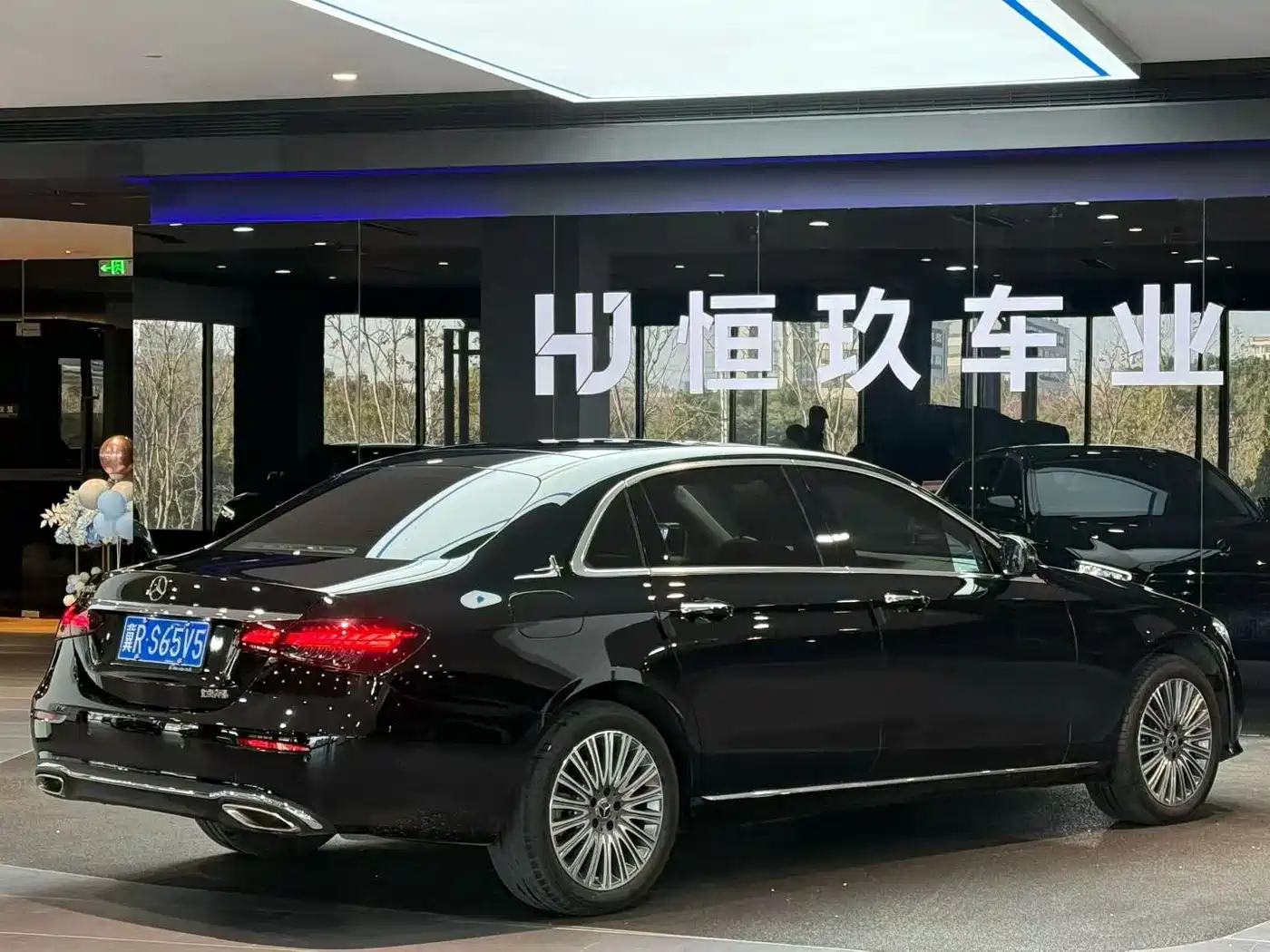 Mercedes-Benz E-Class 2023 E 300 L Fashion фото 8