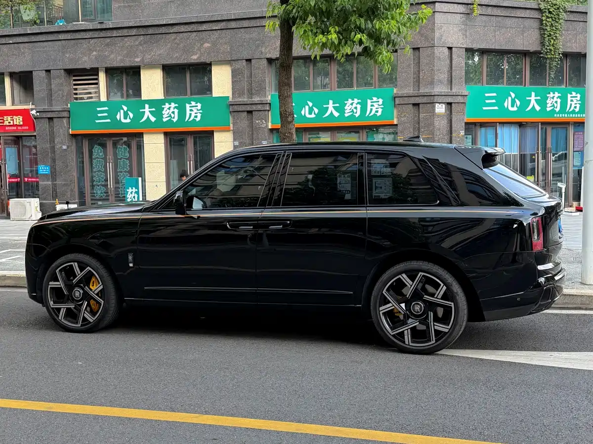 Rolls-Royce Cullinan 2025 2024 Black Badge