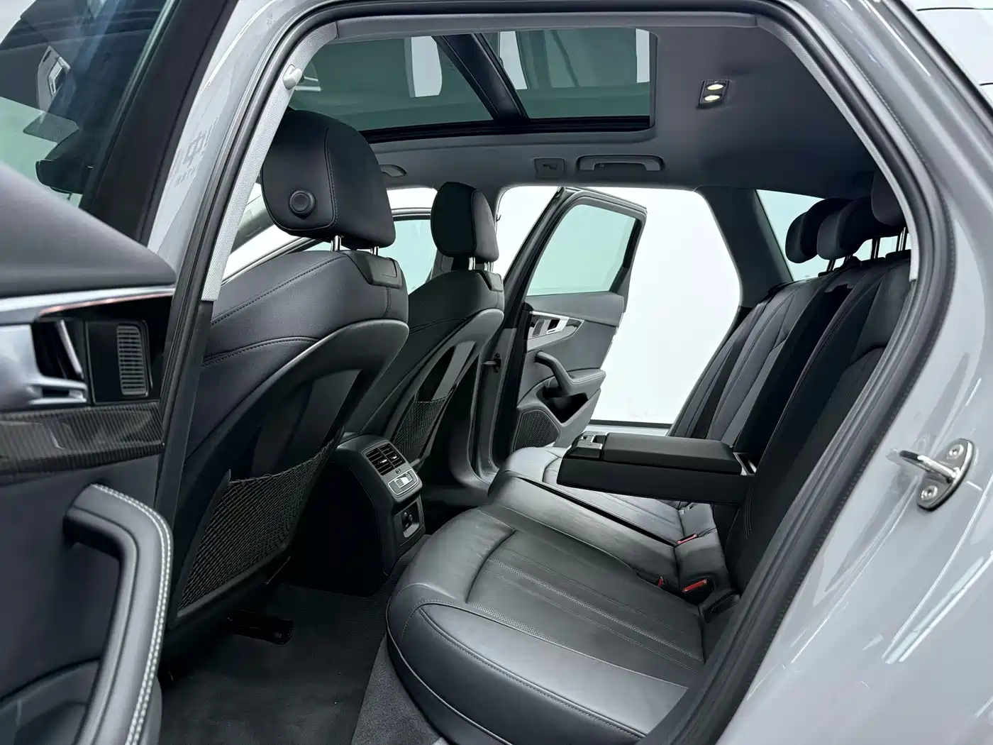 Audi RS 4 2023 2022 RS4 Avant Obsidian Edition