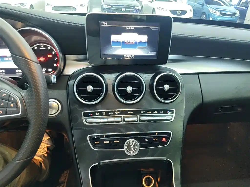 Mercedes-Benz C-Class 2017 C 200 L Sport фото 9