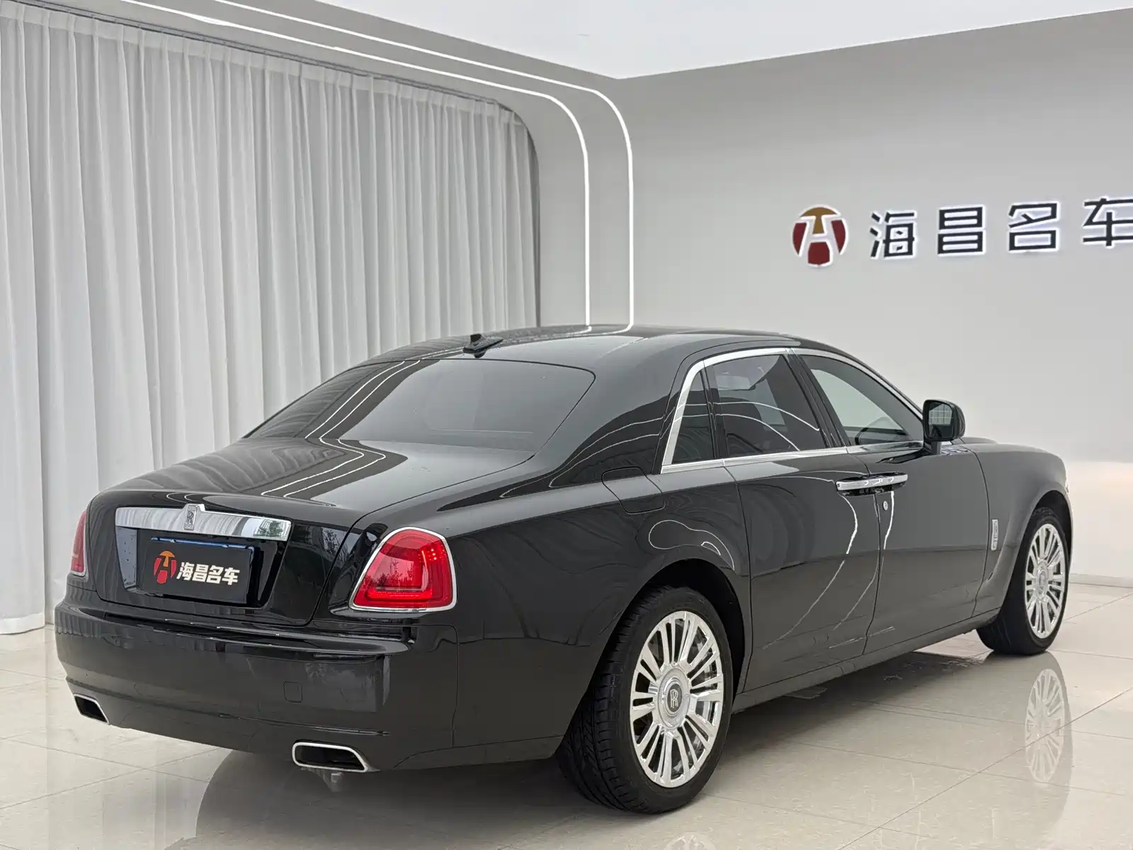 Фото 6 - Rolls-Royce Ghost