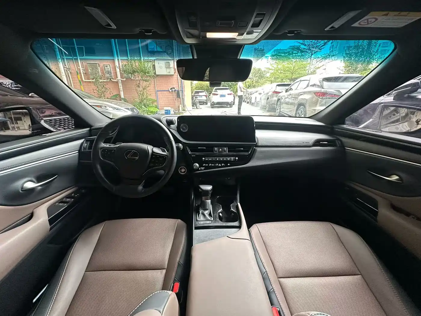 Lexus ES 2022 200 Excellence Edition фото 5