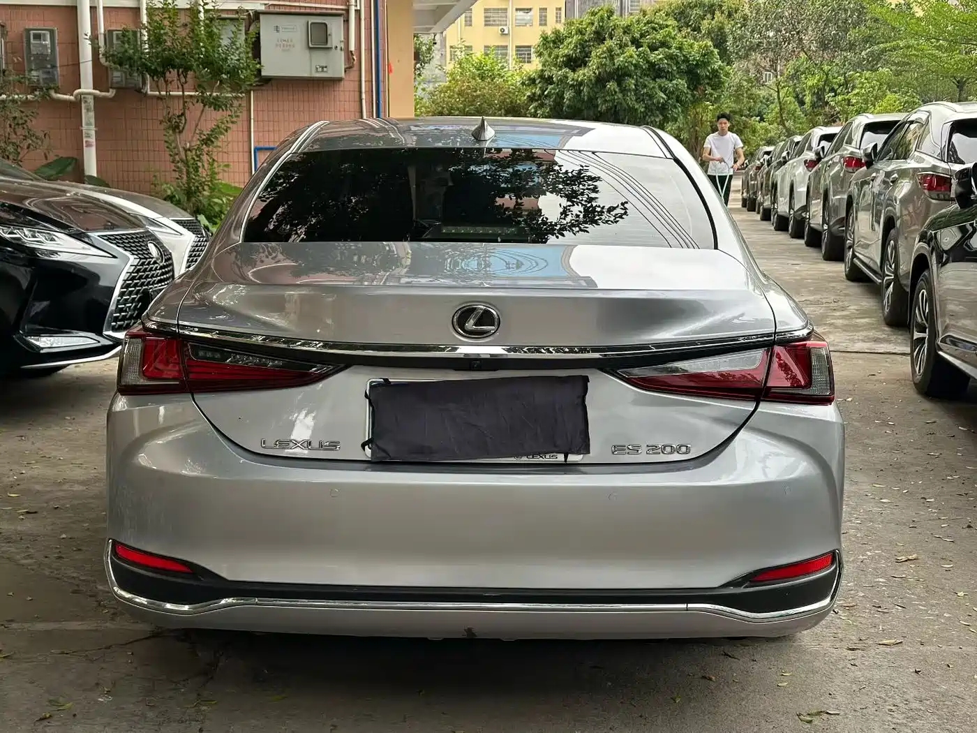 Lexus ES 2022 200 Excellence Edition фото 8
