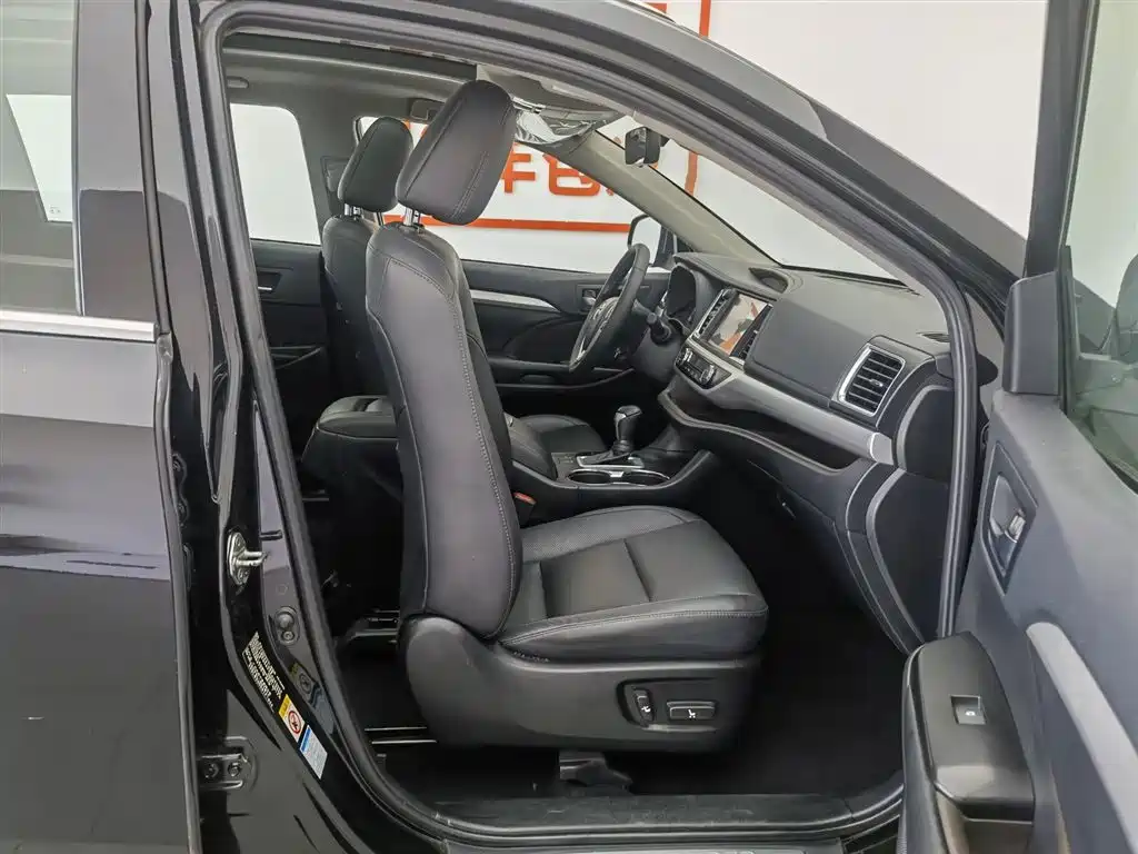Toyota Highlander 2018 2.0T 4WD Luxury 7-seater China VI фото 23