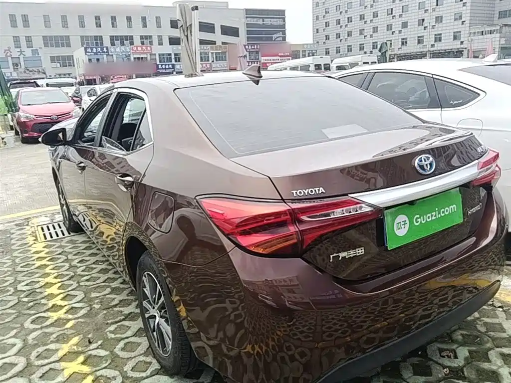 Toyota Levin 2016 Hybrid 1.8H GS E-CVT Elite Sunroof фото 5