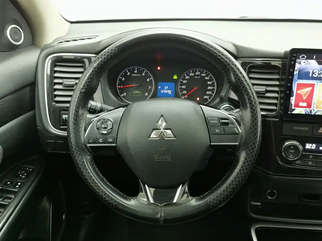 Mitsubishi Outlander 2018 2.0L 2WD Glory Edition 5-seater фото 11