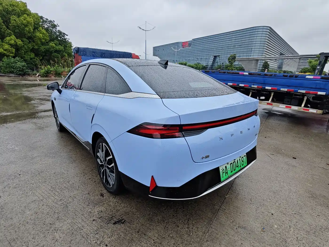 XPeng P5 2022 Model 460E+ фото 6