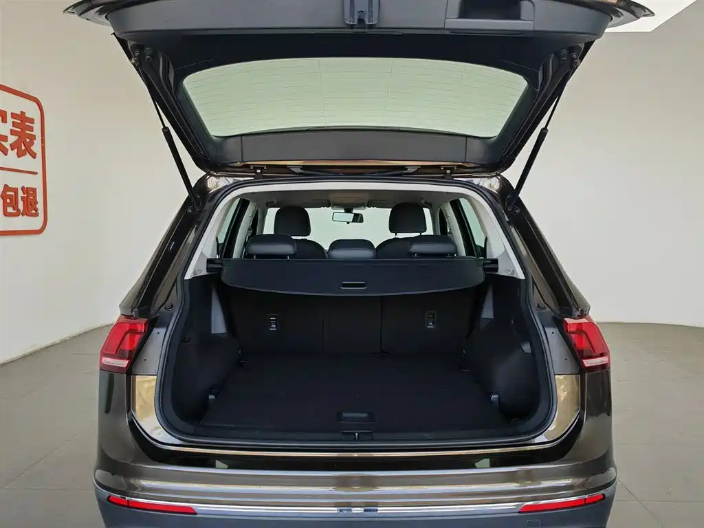 Volkswagen Tiguan L 2017 330TSI Automatic 2WD Comfort Edition фото 16