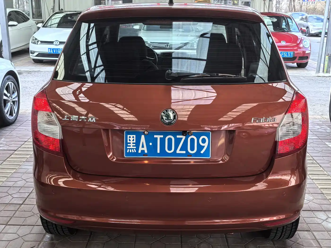 Škoda Fabia 2012 1.4L Automatic Crystal Spirit Edition фото 3