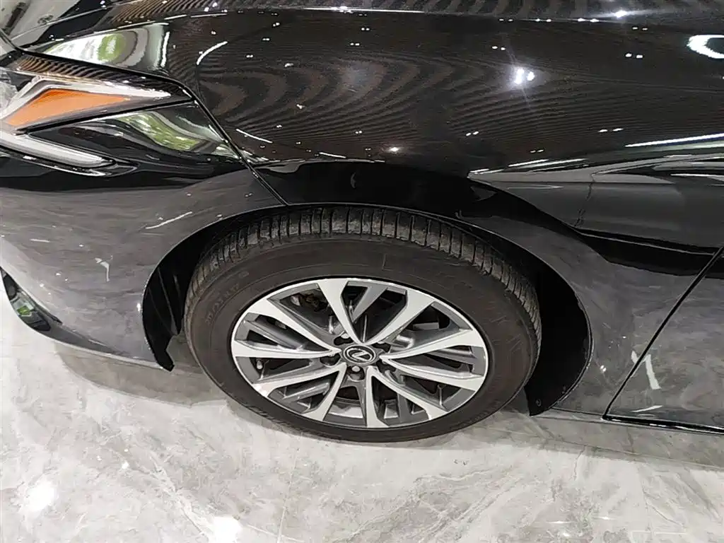 Lexus ES 2022 200 Luxury Edition фото 23
