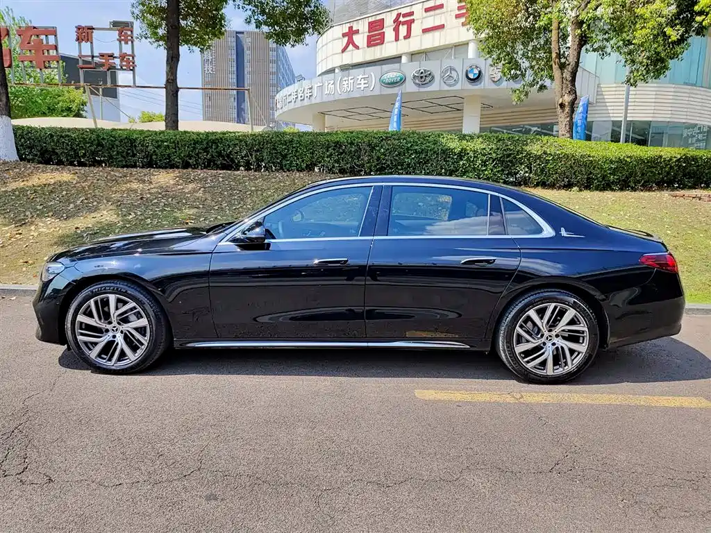 Mercedes-Benz E-Class 2025 E 300 L Fashion фото 3