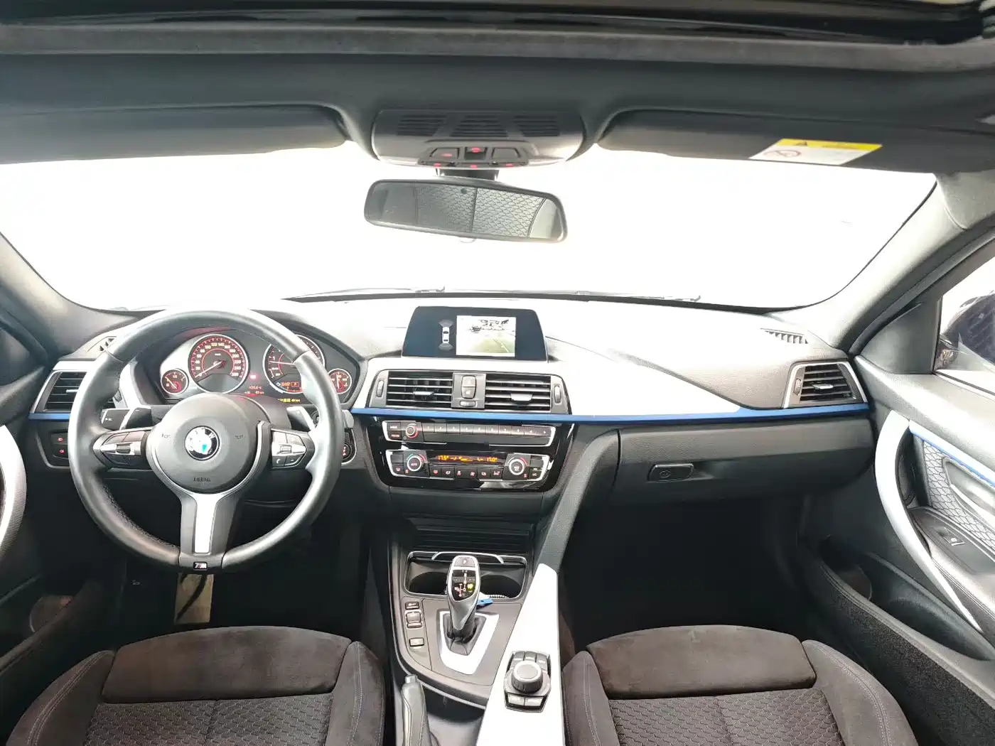 BMW 3 Series 2018 320i M Sport Package фото 6