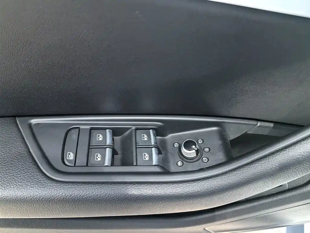 Audi A4L 2020 40 TFSI Luxury Dynamic фото 10