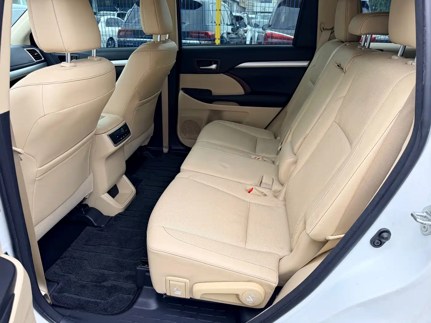 Toyota Highlander 2015 2.0T AWD Luxury Edition 7-seater фото 7