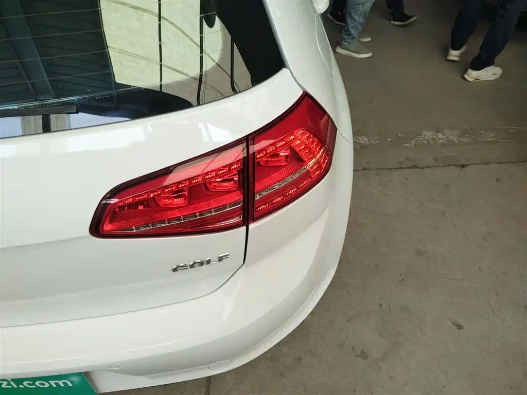 Volkswagen Golf 2016 1.6L Automatic Fashion фото 8