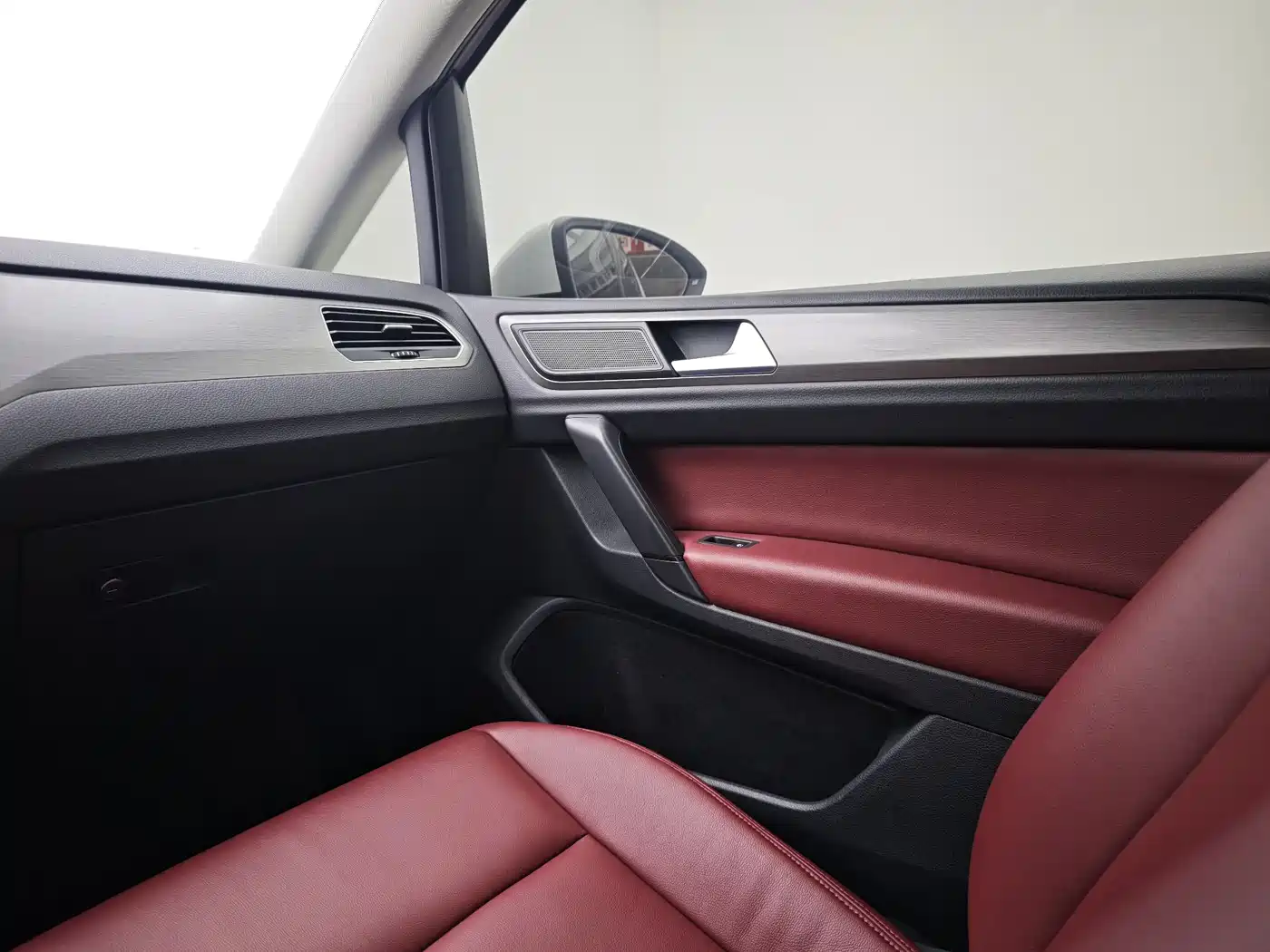 Volkswagen Golf Sportsvan 2018 1.6L Automatic Comfort фото 20