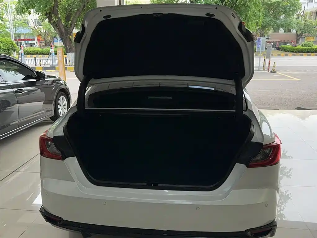 Toyota Camry 2024 2.0S Sport Edition фото 15