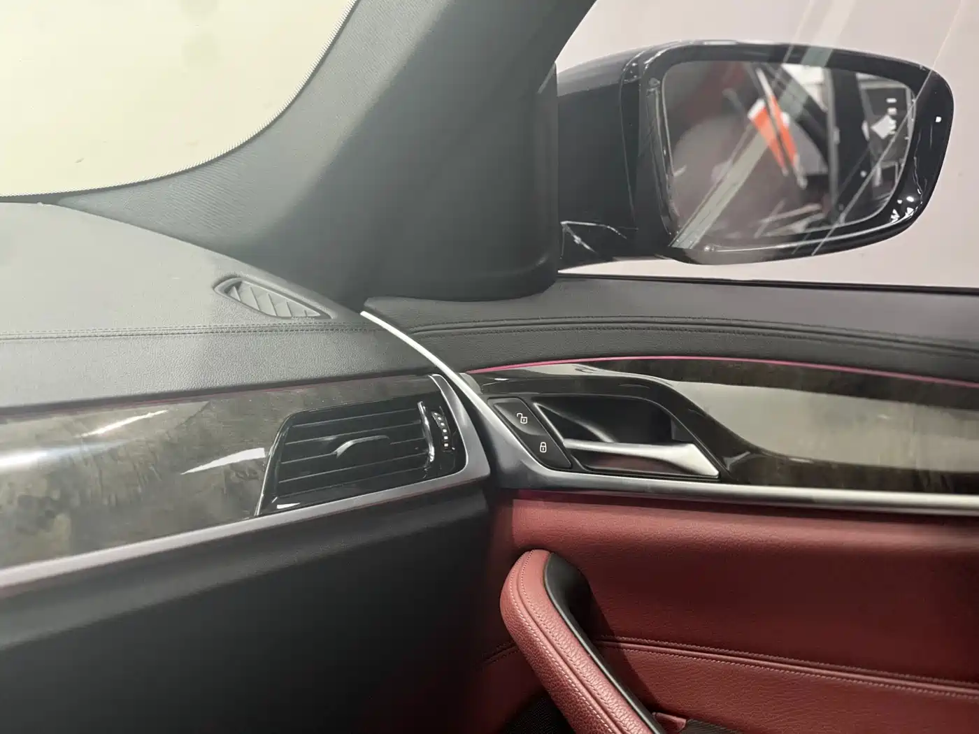 BMW 5 Series 2019 530Li Leading M Sport Package фото 14