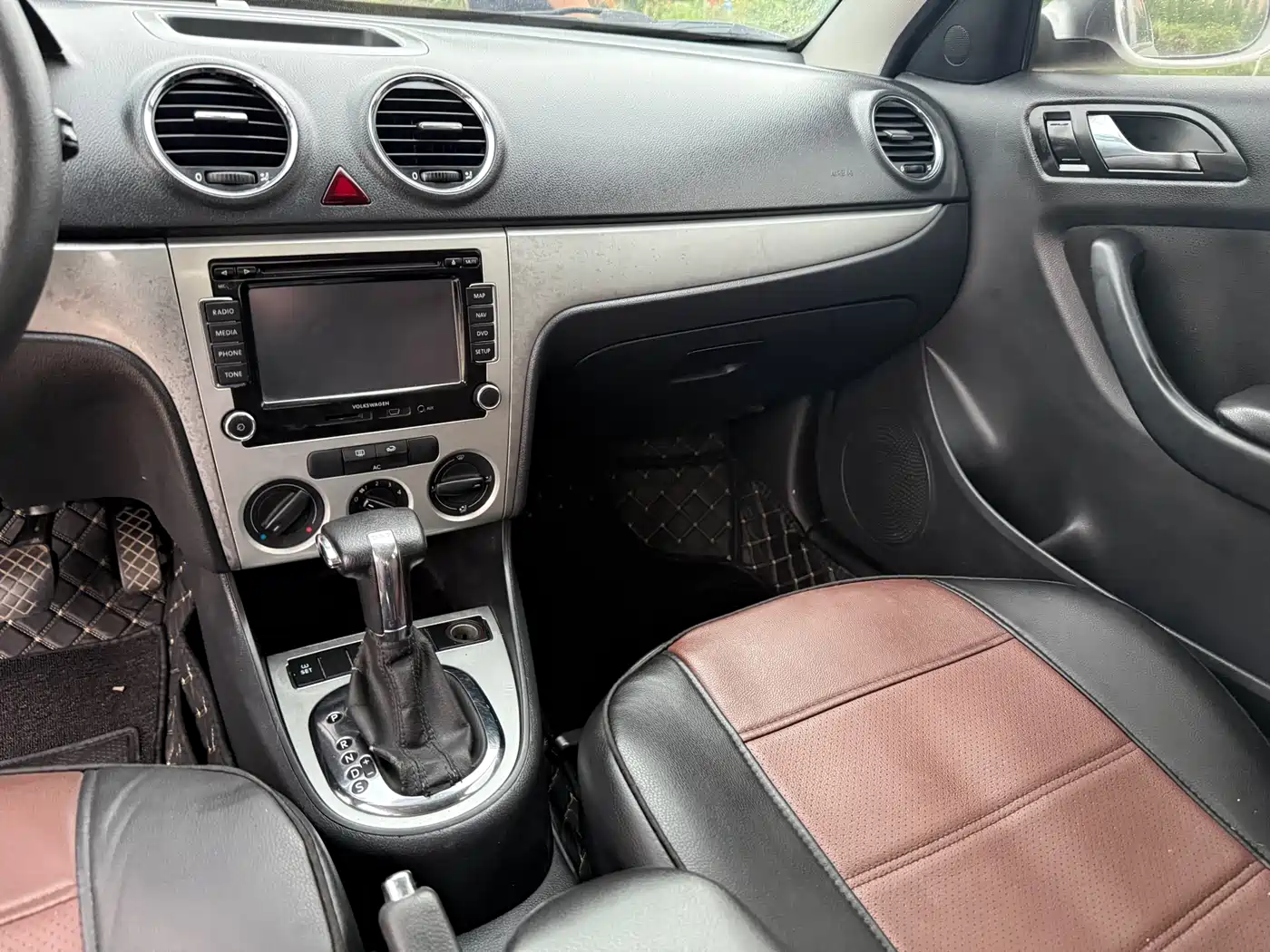 Volkswagen Lavida 2011 1.4TSI DSG Pinxuan Edition фото 9