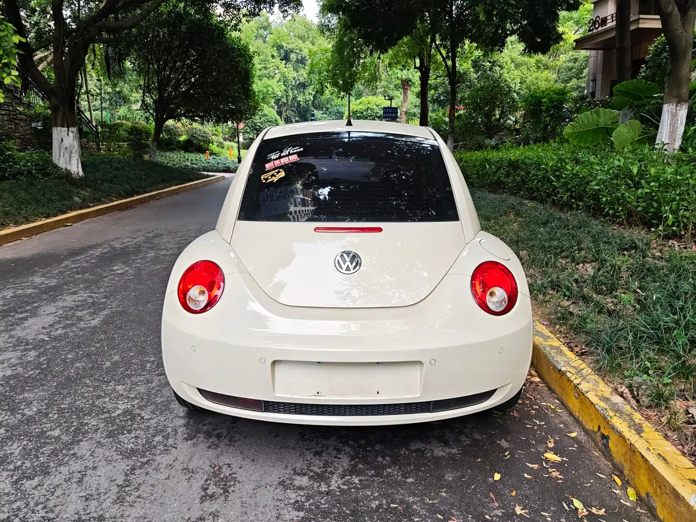 Volkswagen Beetle 2010 1.8T BlackOrange Luxury Edition фото 9
