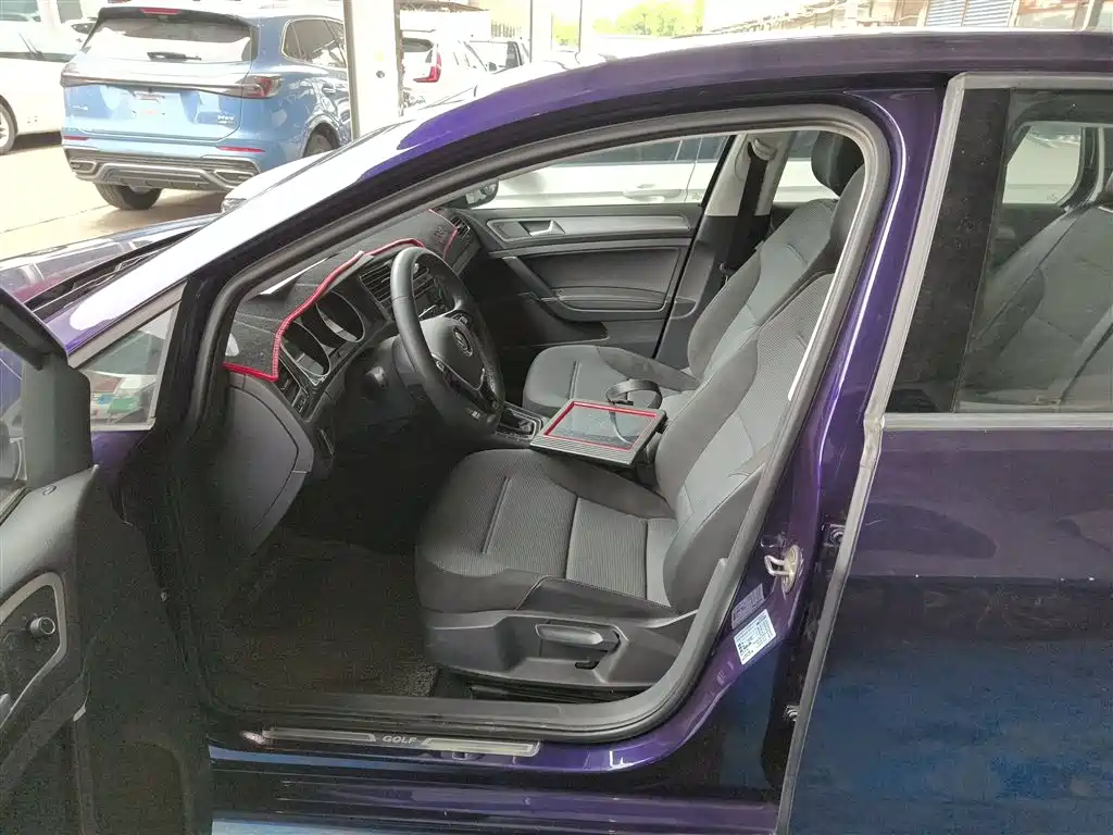 Volkswagen Golf 2018 1.6L Automatic Comfort фото 15