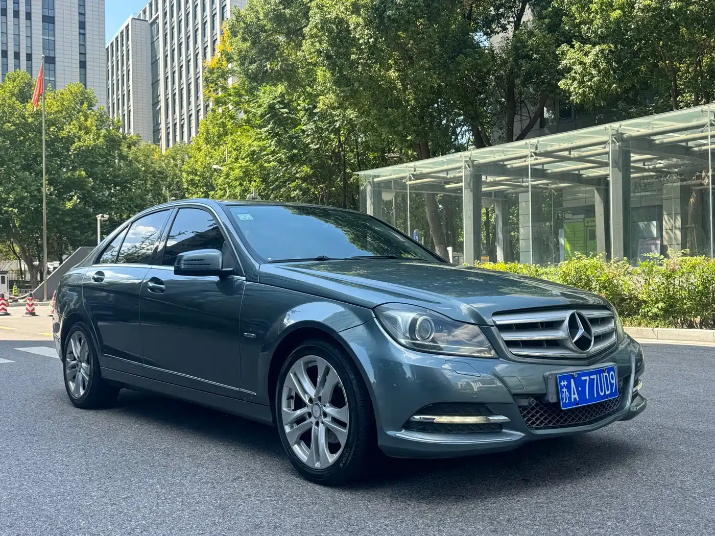 Photo 8 - Mercedes-Benz C-Class