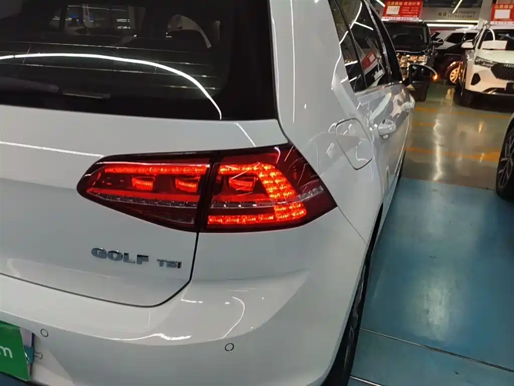 Volkswagen Golf 2016 230TSI Automatic Luxury фото 8