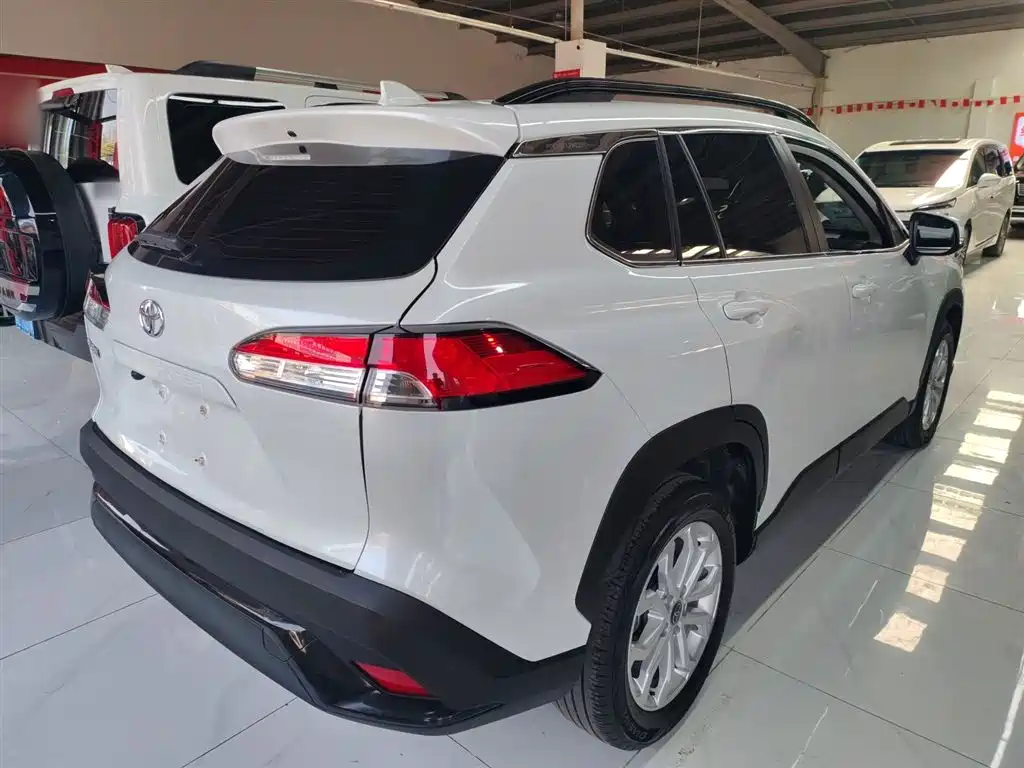 Toyota Frontlander 2023 2.0L CVT Elite Edition фото 7