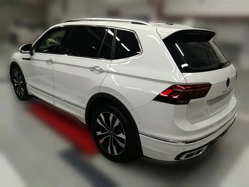 Volkswagen Tiguan L 2024 330TSI Automatic 2WD R-Line Premium Enjoyment Edition фото 9