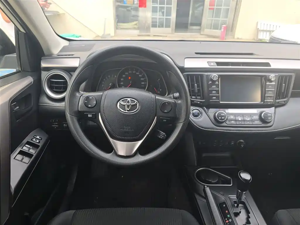Toyota RAV4 Rongfang 2016 2.0L CVT 2WD Trend (China V) фото 14