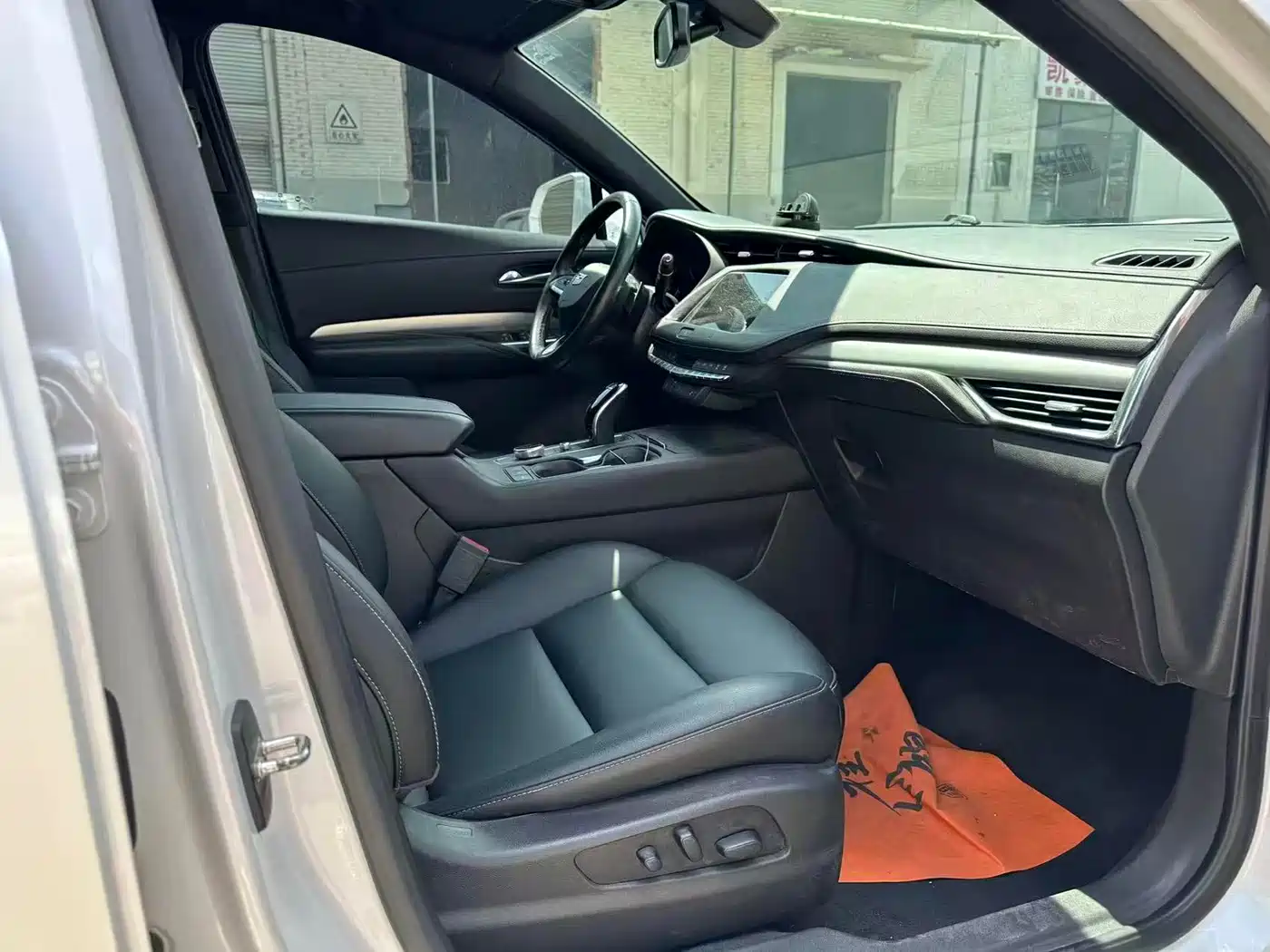 Cadillac XT4 2020 Facelift 28T 2WD Leading фото 10