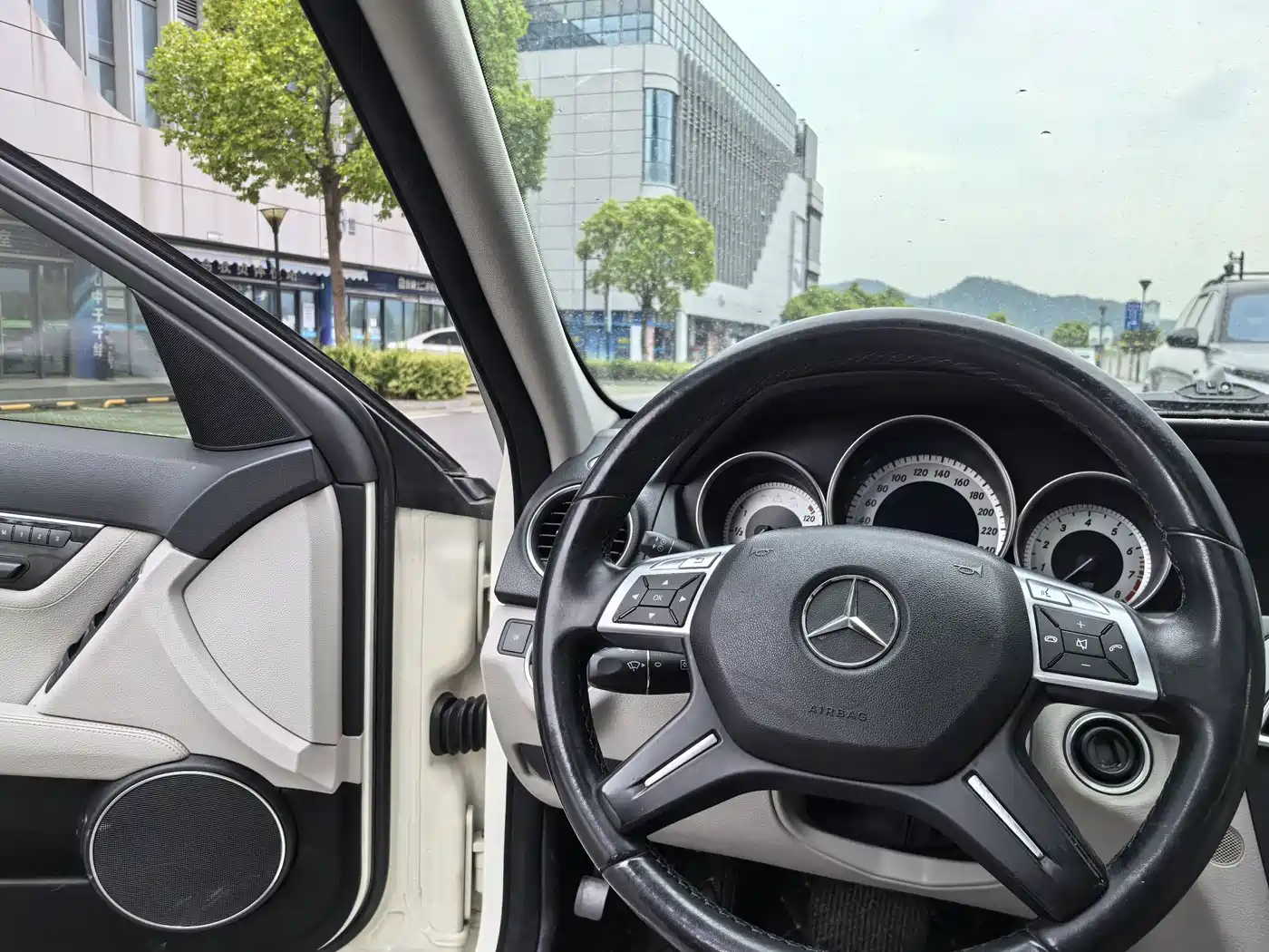 Mercedes-Benz C-Class 2011 C 200 CGI Fashion фото 13