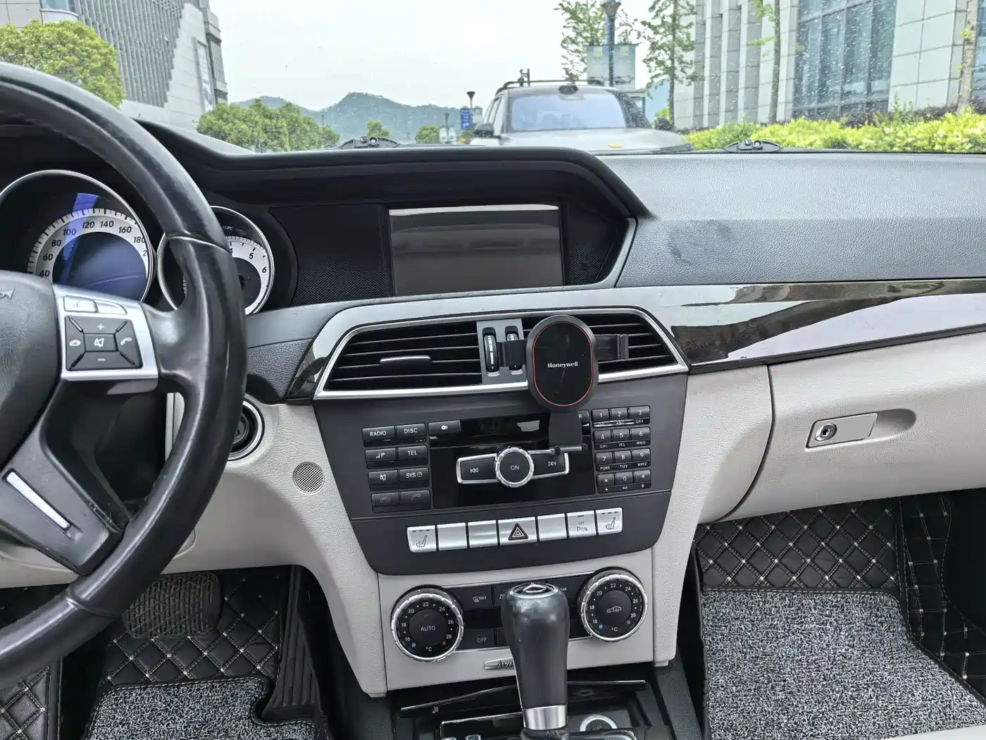 Mercedes-Benz C-Class 2011 C 200 CGI Fashion фото 15