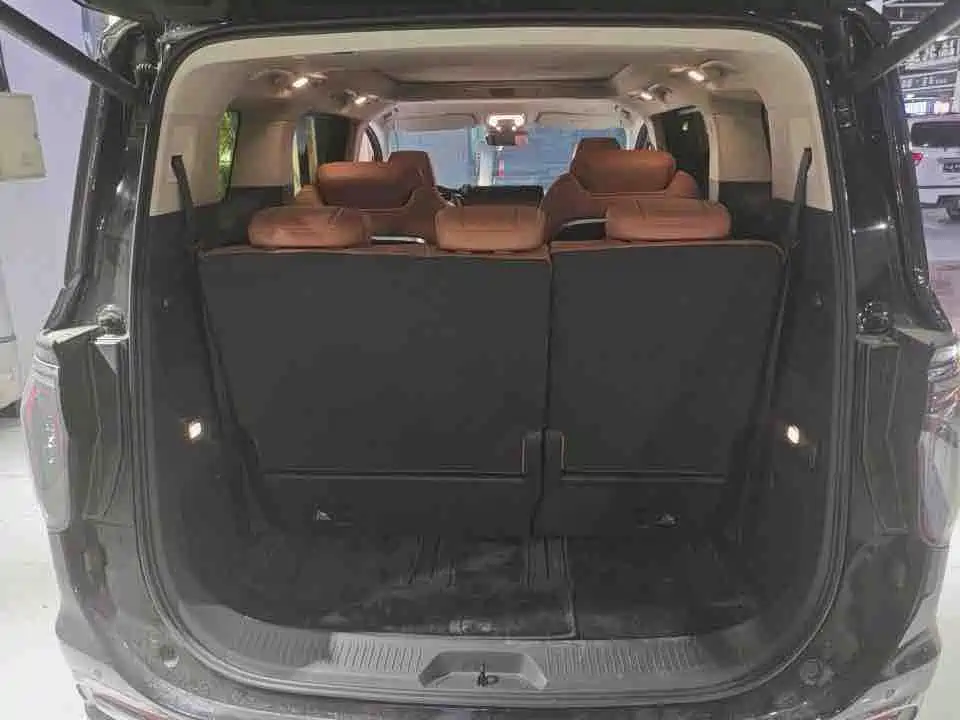 Hongqi HQ9 2023 2.0T Smart Connect Flag Enjoy Edition фото 4