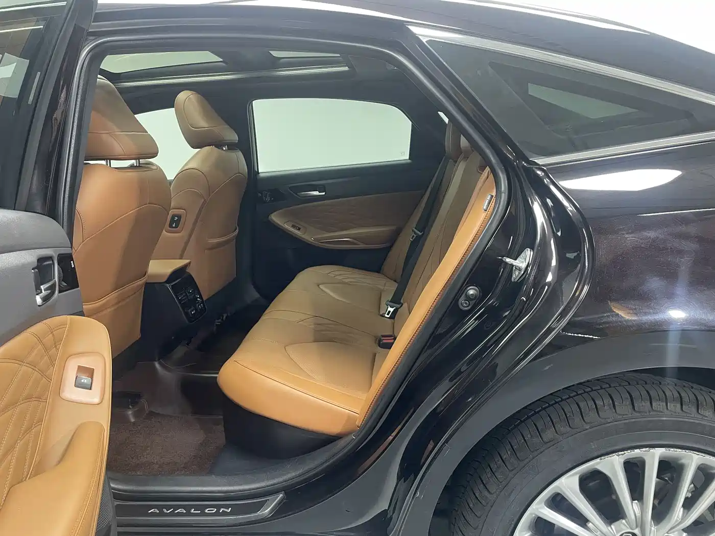 Toyota Avalon 2019 Hybrid 2.5L Limited Flagship Version China V фото 11