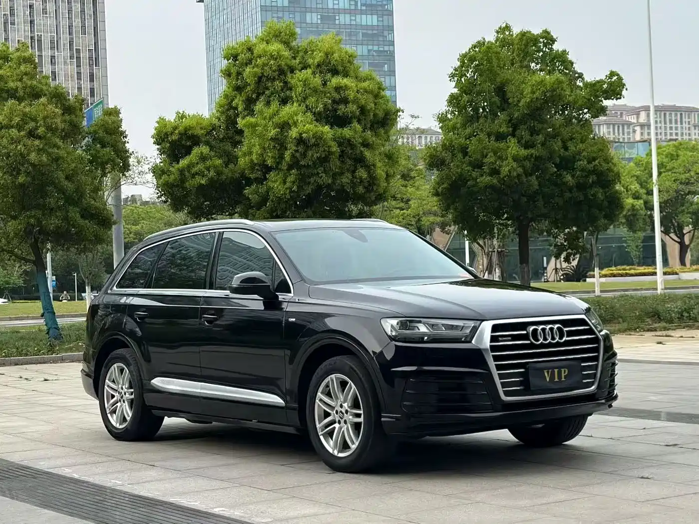 AUDI Q7