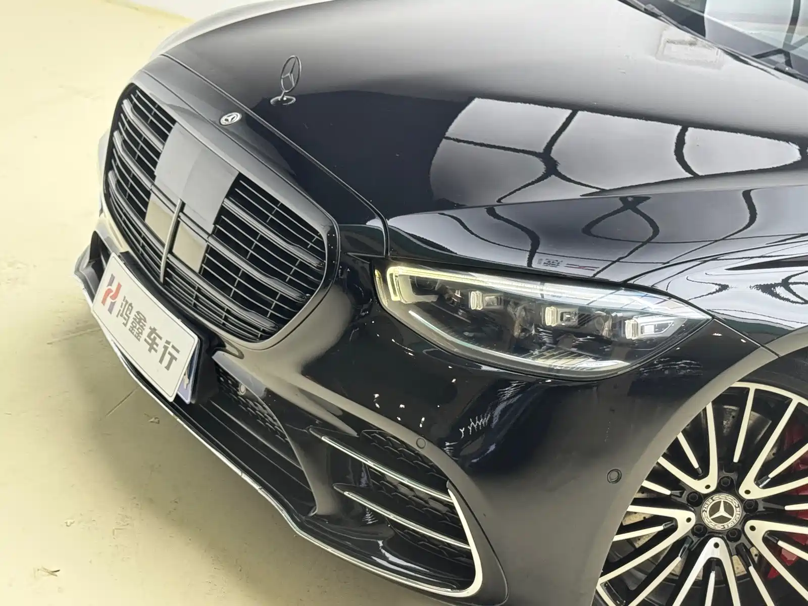 Photo 14 - Mercedes-Benz S-Class