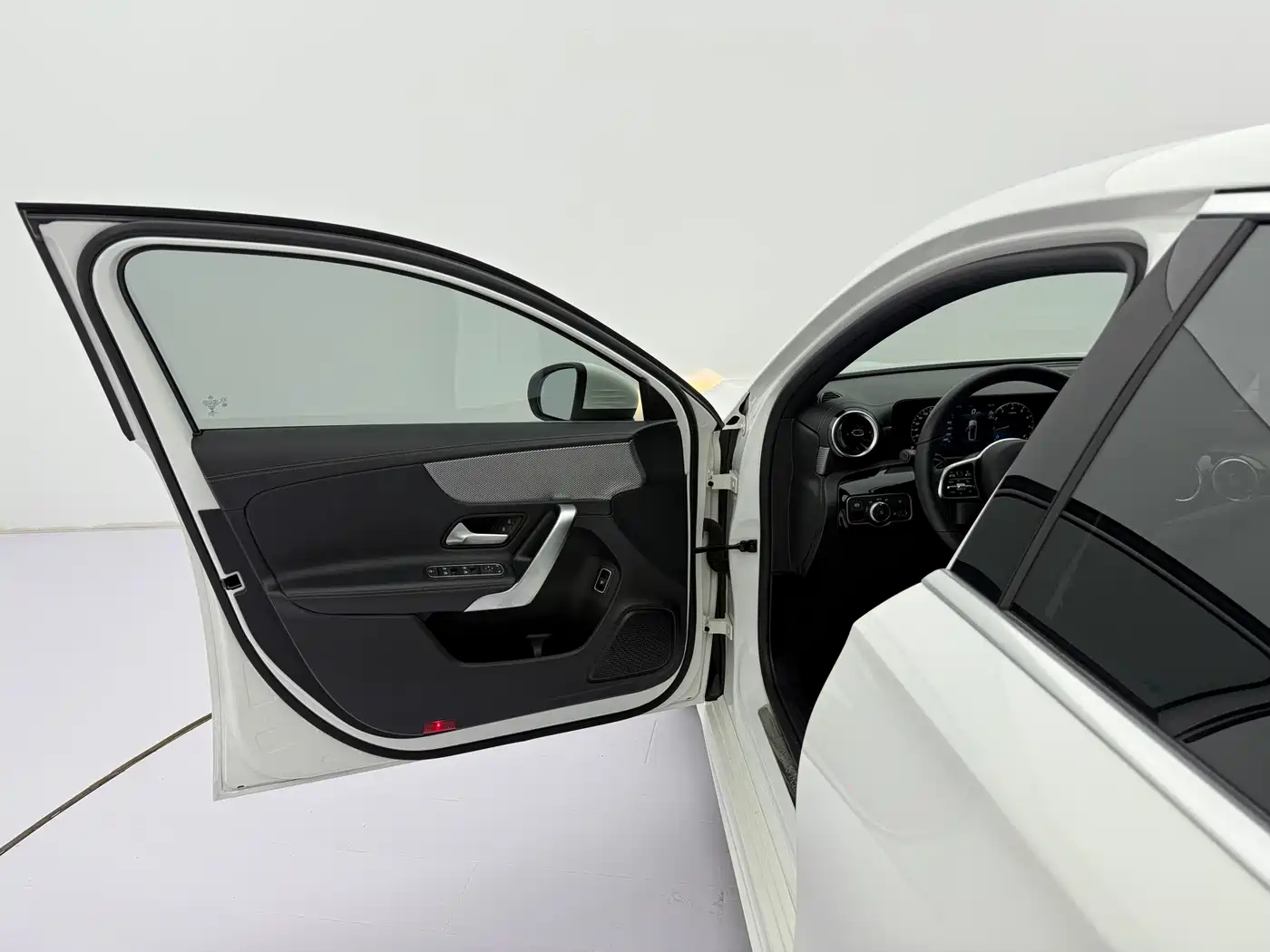 Mercedes-Benz A-Class 2022 A 180 L Sport Sedan фото 19