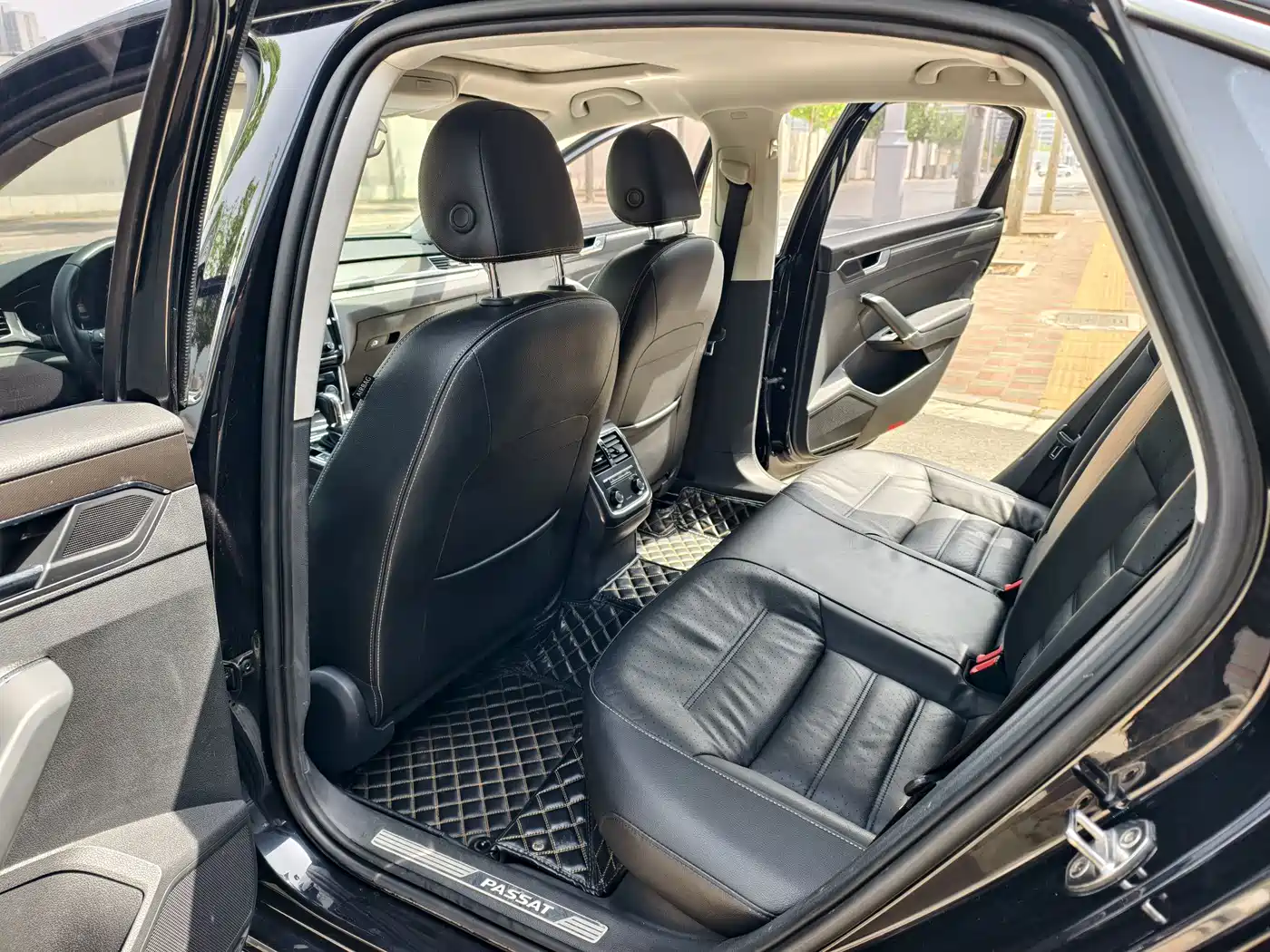 Volkswagen Passat 2016 330TSI DSG Executive Edition фото 13