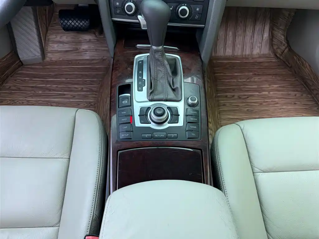 Audi A6L 2010 2.7 TDI фото 7